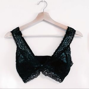 Lacy black bralette ✨